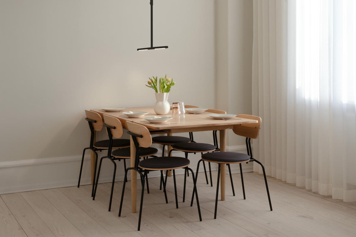 Omni Ceiling Pendellampe in Black präsentiert im Onlineshop von KAQTU Design AG. Deckenleuchte ist von Umage
