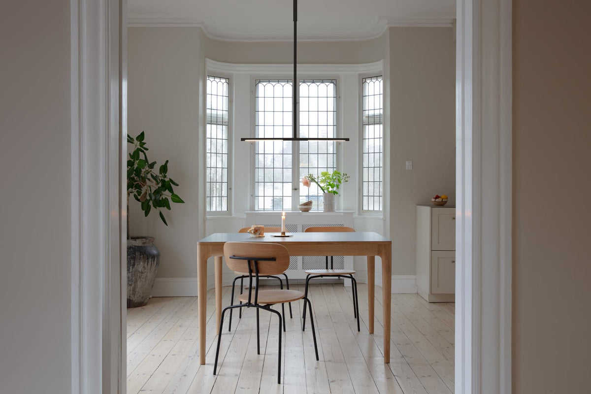 Omni Ceiling Pendellampe in Black präsentiert im Onlineshop von KAQTU Design AG. Deckenleuchte ist von Umage