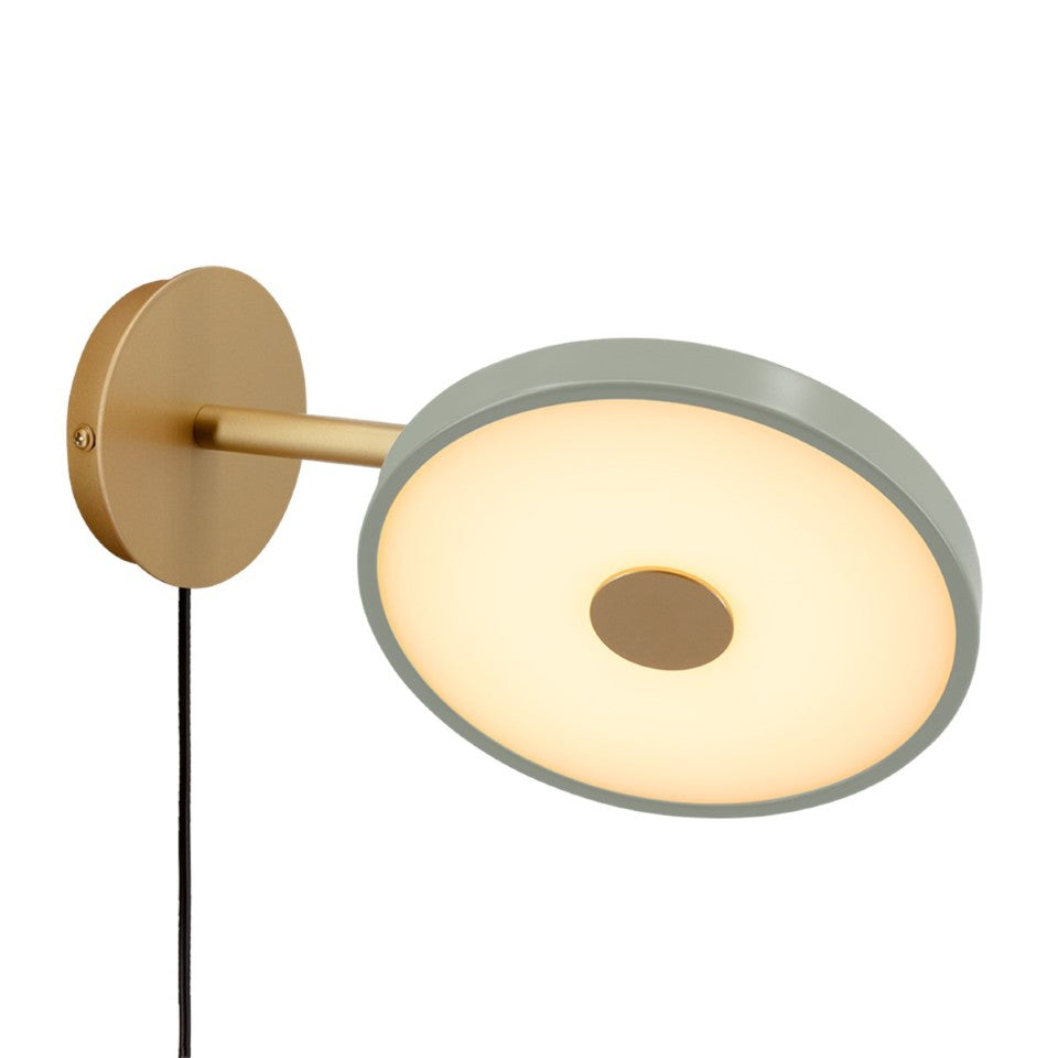 Moderne Asteria Wandleuchte short mit Kabel in stilvollem Schwarz, perfekt für kreative Lichtgestaltungen und zeitgemäße Innenräume.
