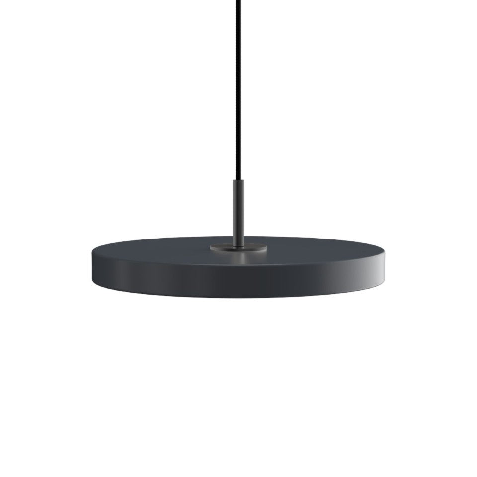 Elegante Asteria Plus Mini Pendellampe in zeitlosem Anthrazit, ideal für stimmungsvolle Beleuchtung und stilvolle Akzente in jedem Raum.
