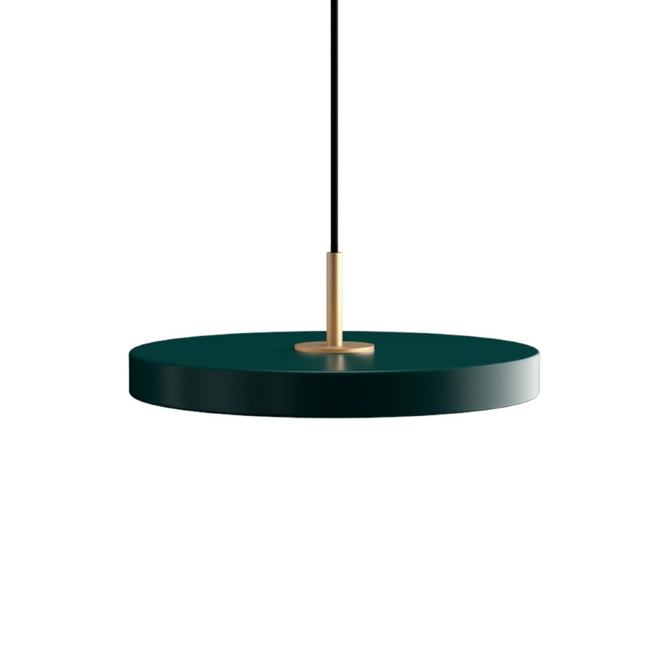 Asteria Plus Medium Pendellampe in Forest Green präsentiert im Onlineshop von KAQTU Design AG. Pendelleuchte ist von Umage