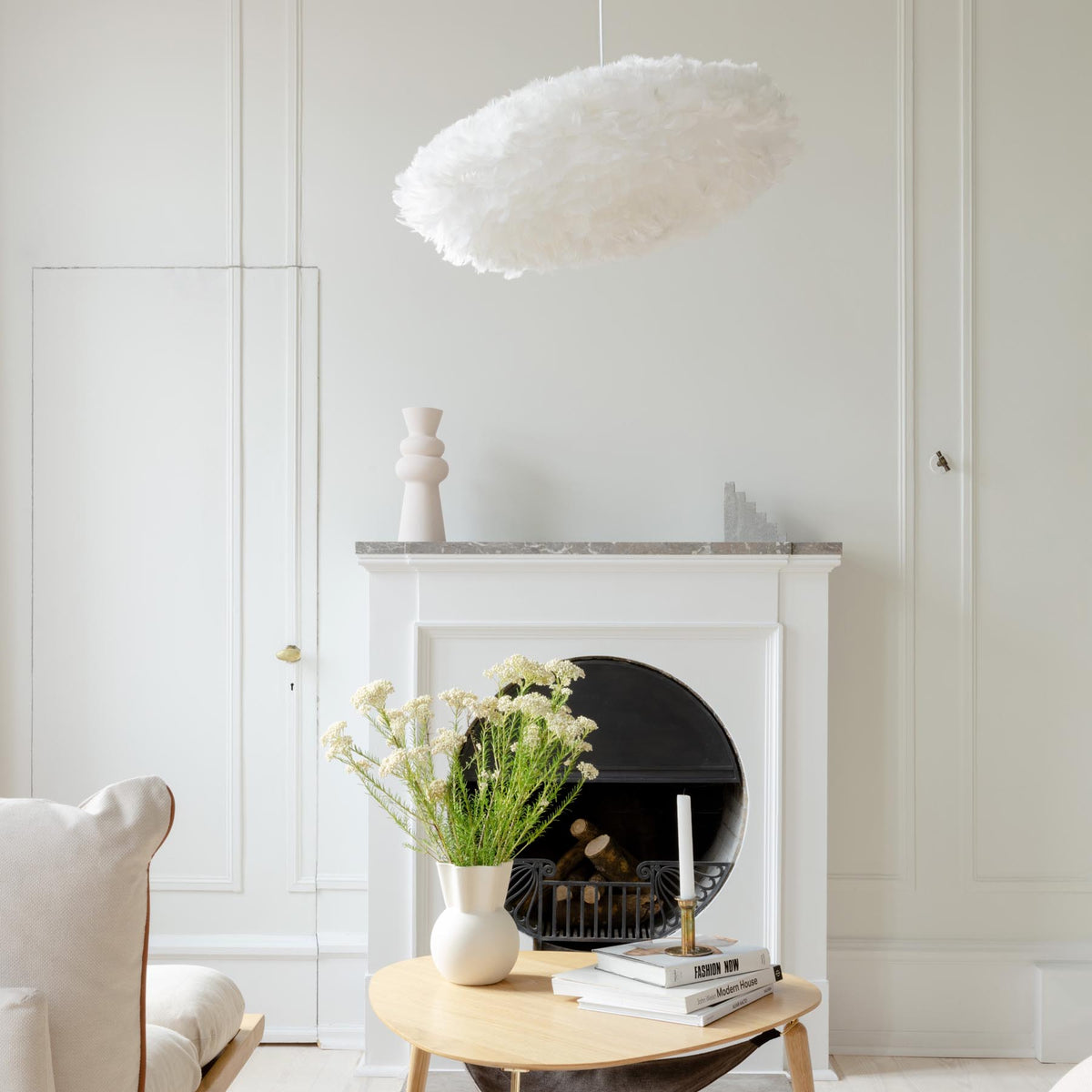 Eos Esther in White präsentiert im Onlineshop von KAQTU Design AG. Pendelleuchte ist von Umage