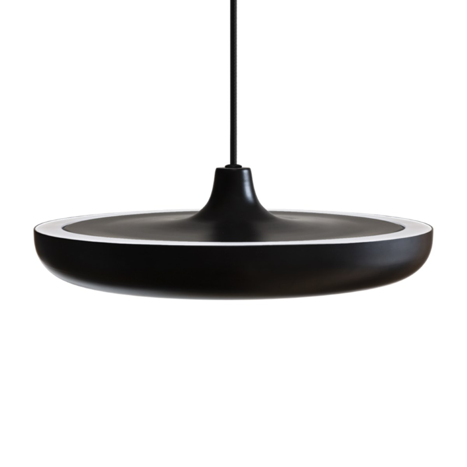 Eleganter CASSINI Lampenschirm von Umage, ideal für Pendelleuchten, verleiht jedem Raum ein modernes und stilvolles Ambiente.
