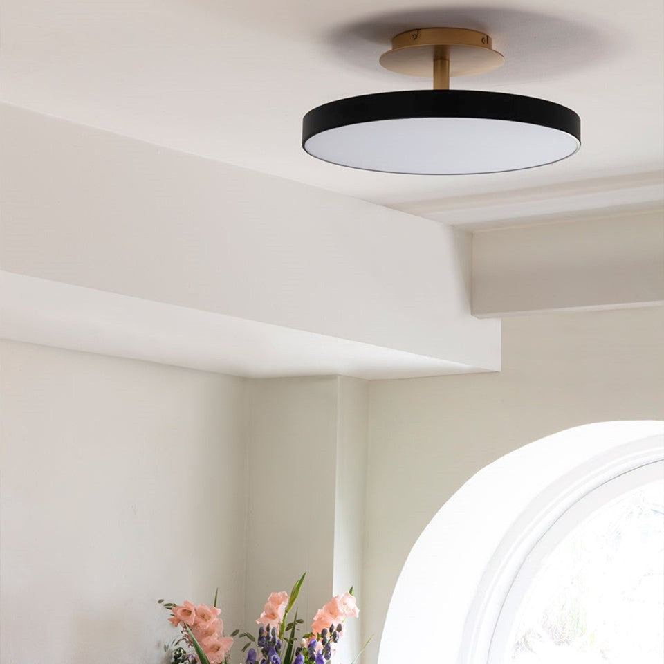 Asteria UP Deckenleuchte in Black präsentiert im Onlineshop von KAQTU Design AG. Deckenleuchte ist von Umage