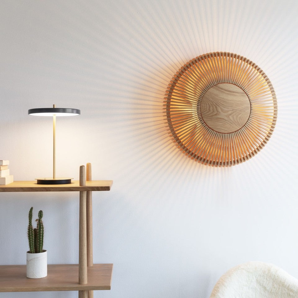 Stilvolle Asteria Move Tischleuchte in Anthrazitgrau, perfekt für gemütliche Akzente und modernes Design in jedem Raum.