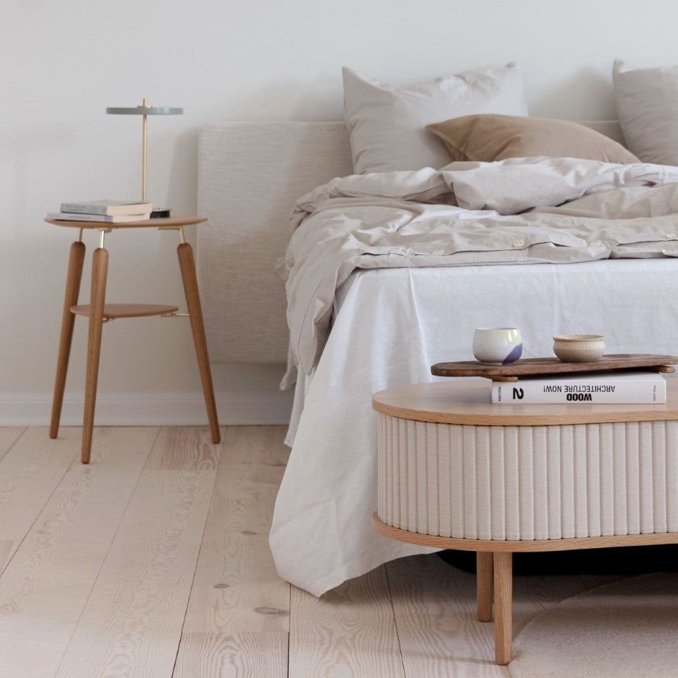 Moderne Asteria Move Tischleuchte in stilvollem Olivgrün, perfekt für gemütliche Beleuchtung und dekorative Akzente in Ihrem Zuhause.
