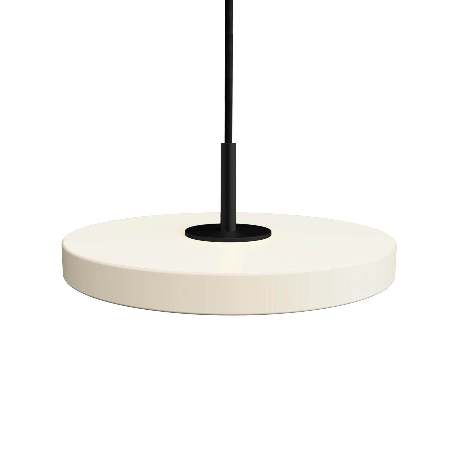 Elegante Asteria Micro Pendelleuchte in zartem Pearl White, ideal für moderne Wohnräume und stimmungsvolle Beleuchtung.