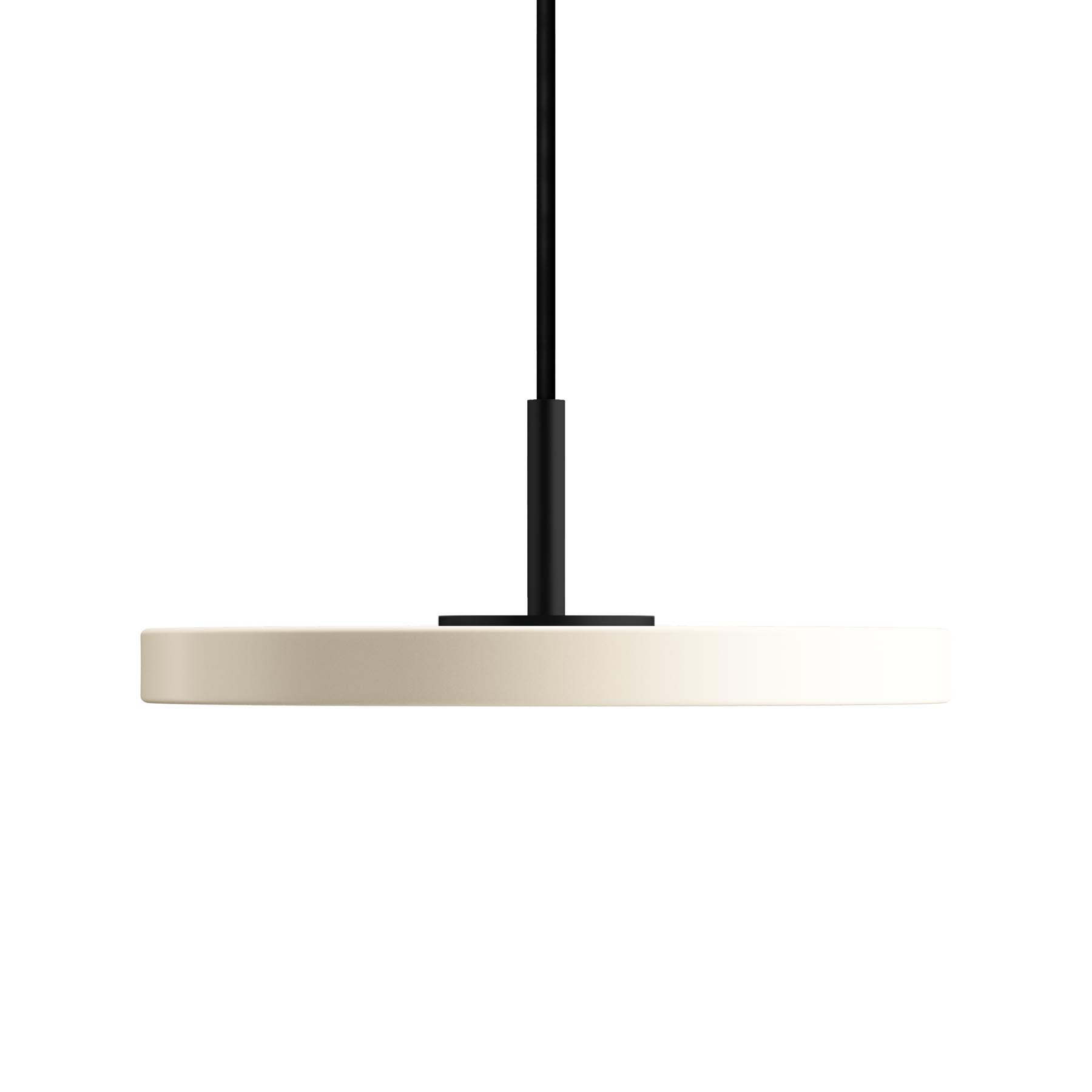 Elegante Asteria Micro Pendelleuchte in zartem Pearl White, ideal für moderne Wohnräume und stimmungsvolle Beleuchtung.