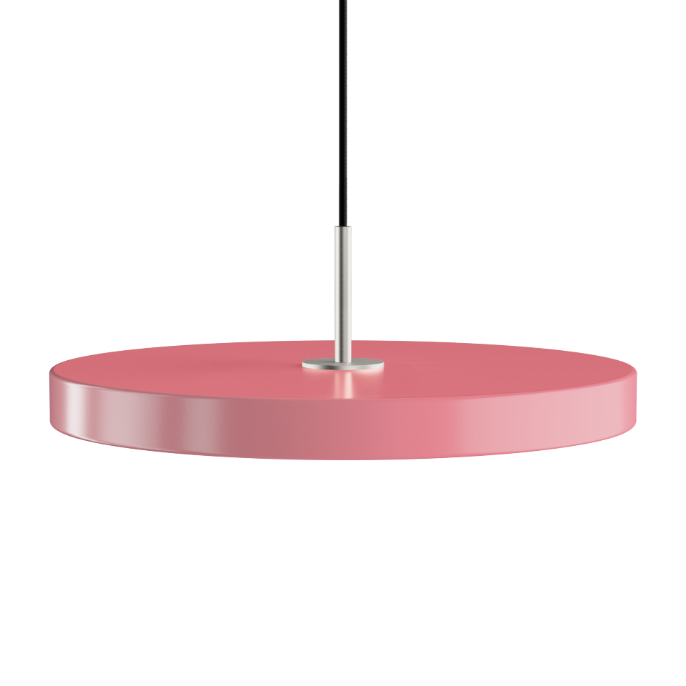 Elegante Asteria Plus Medium Pendellampe von Umage, aus hochwertigem Messing, ideal für moderne Wohnräume und stimmungsvolle Beleuchtung.