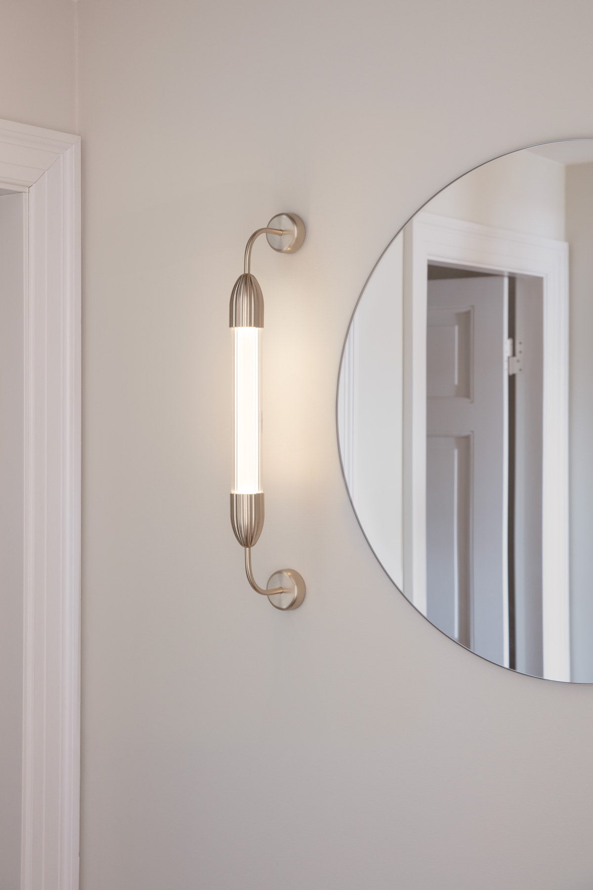 Lemon Squeeze Wandleuchte in Plated Brass präsentiert im Onlineshop von KAQTU Design AG. Wandleuchte ist von Umage