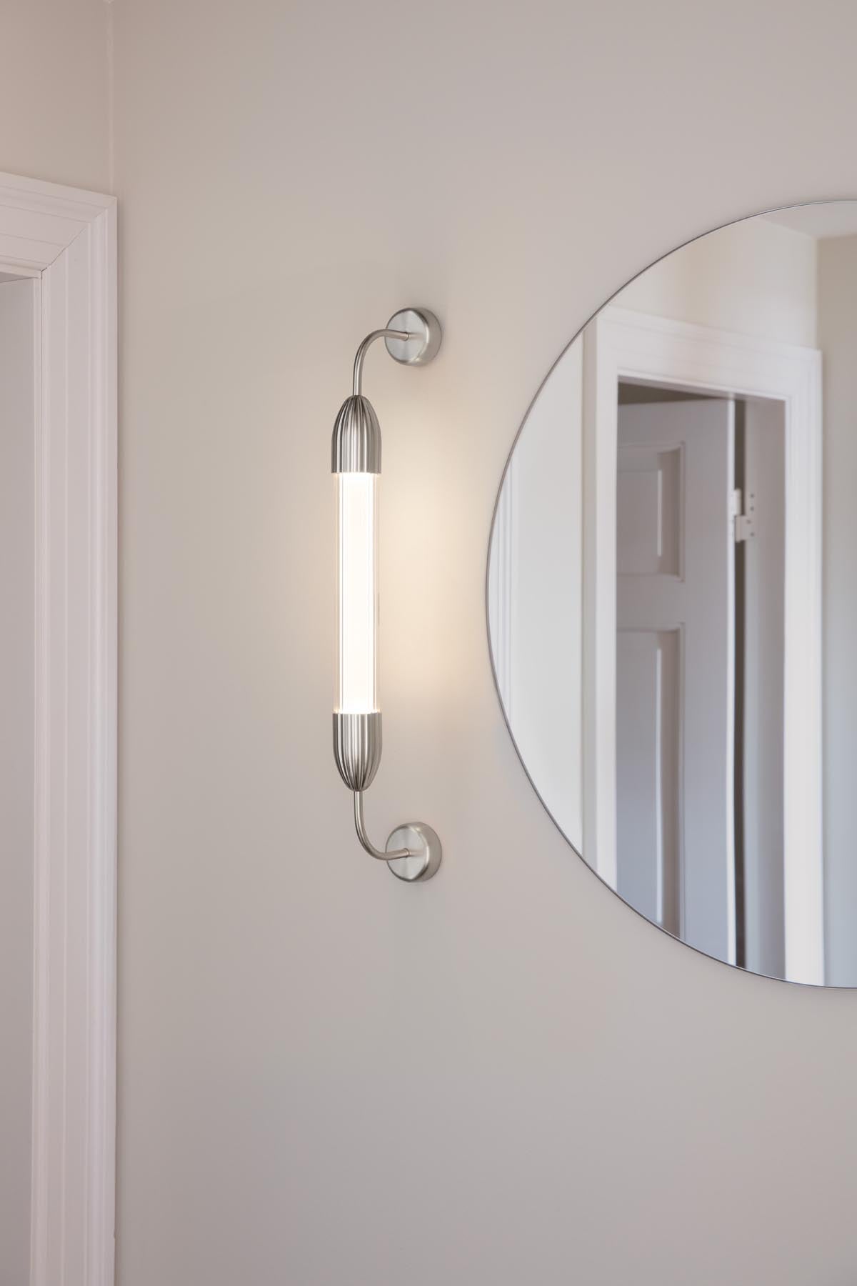 Elegante Wandleuchte "Lemon Squeeze" von Umage, gefertigt aus hochwertigem Stahl, perfekt für eine gemütliche und moderne Raumgestaltung.
