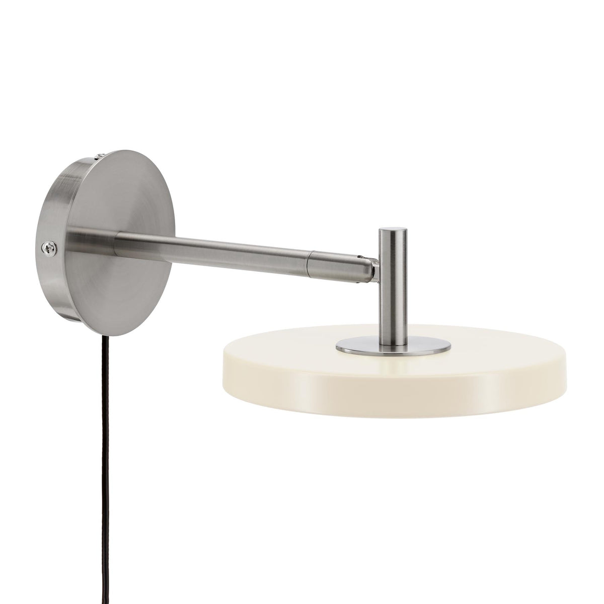 Asteria Wandleuchte short mit Kabel in Pearl White präsentiert im Onlineshop von KAQTU Design AG. Wandleuchte ist von Umage