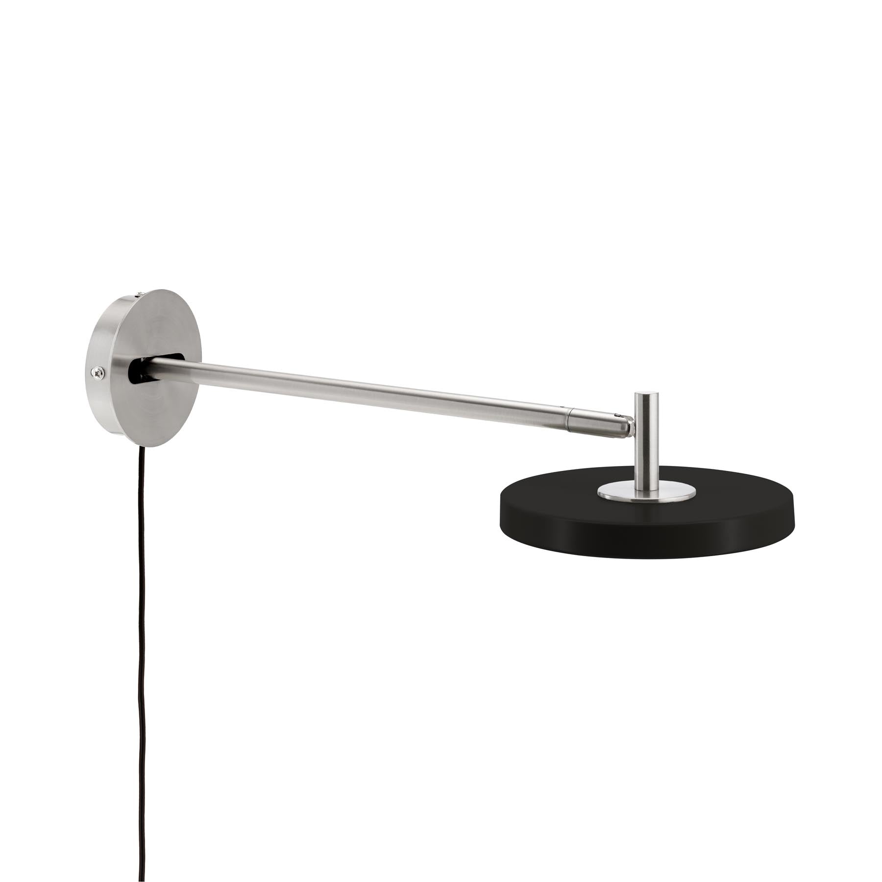 Schlichte Asteria Wandleuchte long mit Kabel in Schwarz, perfekt für stilvolle Akzente und zeitgemäße Innenraumgestaltung.