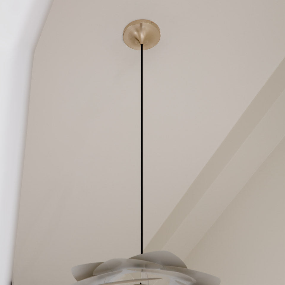 Cord Set Pro in Plated Brass präsentiert im Onlineshop von KAQTU Design AG. Kabel / Lampenfassung ist von Umage