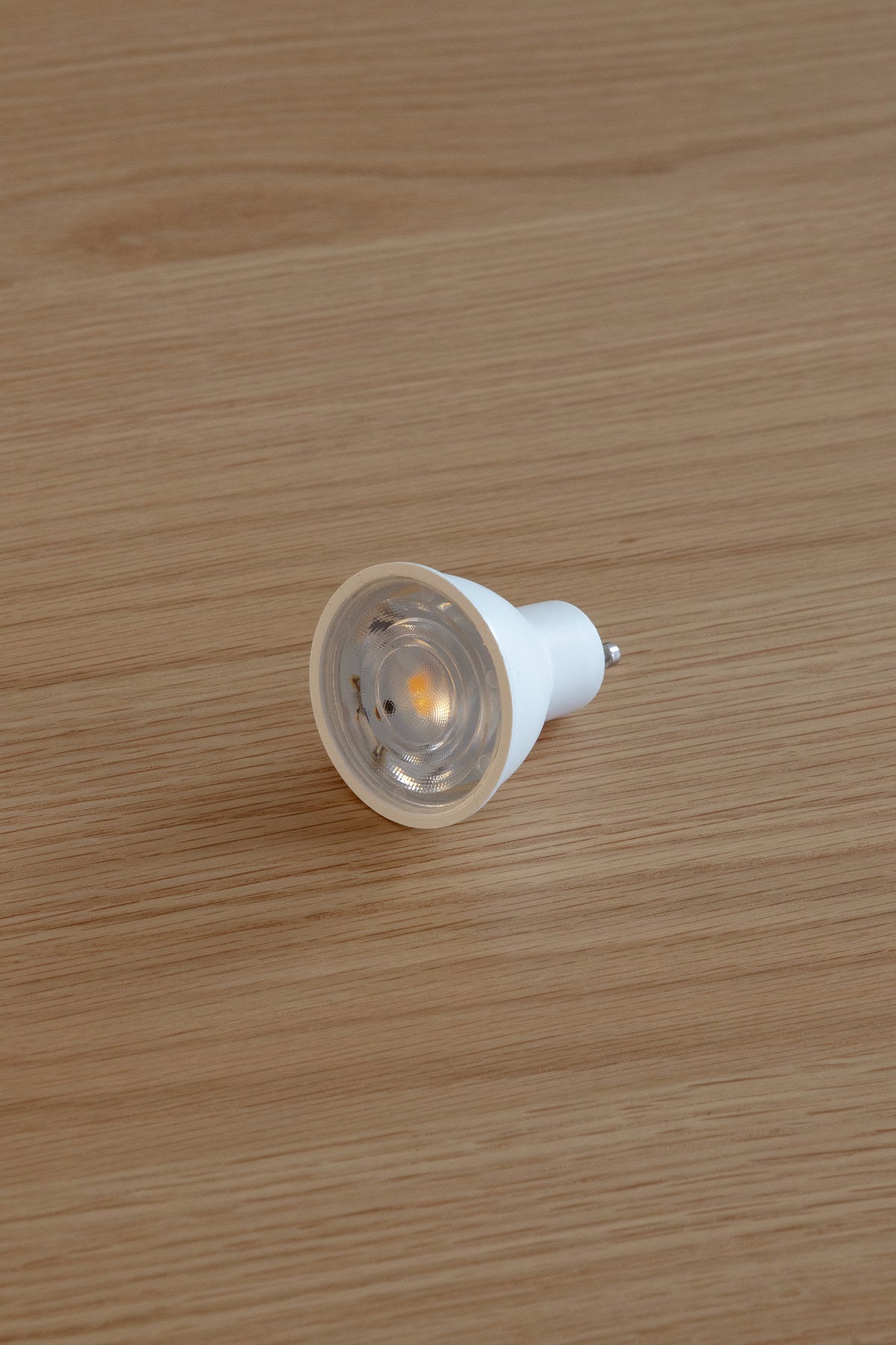 Focused Idea GU10 in präsentiert im Onlineshop von KAQTU Design AG. Leuchtmittel ist von Umage