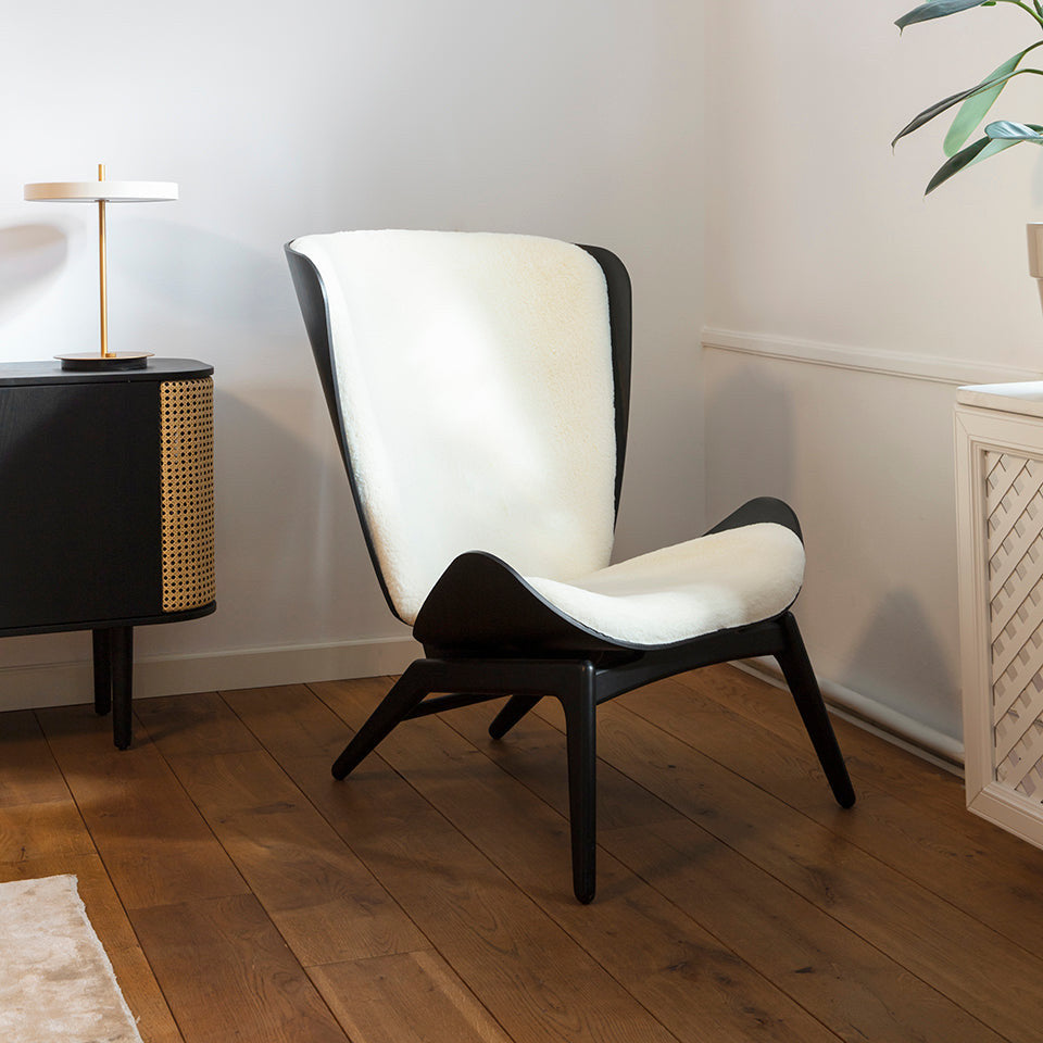 The Reader Sessel in Teddy White präsentiert im Onlineshop von KAQTU Design AG. Sessel ist von Umage