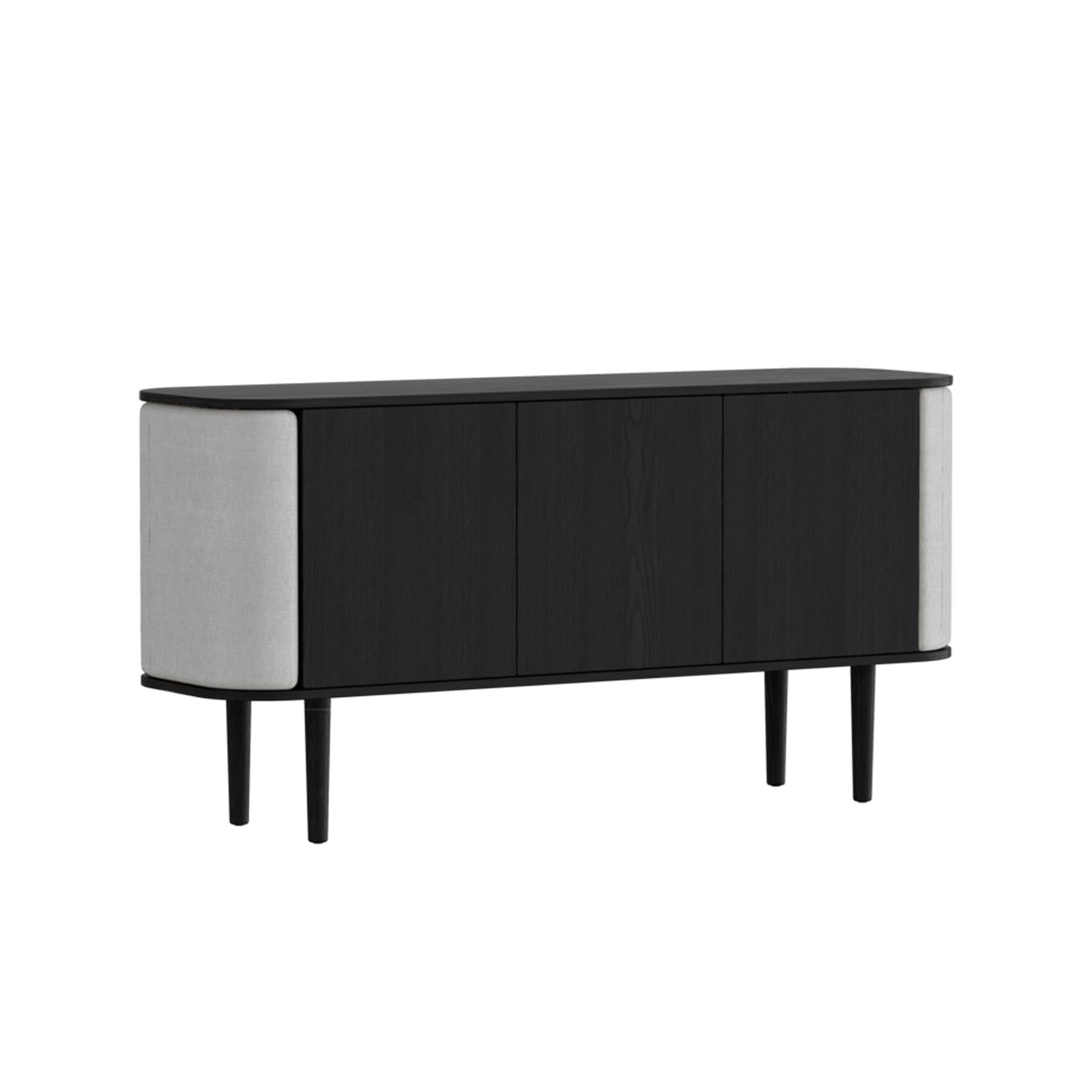 Modernes 3-türiges Sideboard "Treasures" von Umage, perfekt für stilvolle Akzente und praktischen Stauraum in jedem Raum.