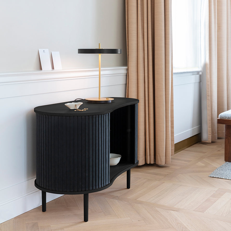 Audacious Kommode in Charcoal präsentiert im Onlineshop von KAQTU Design AG. Kommode ist von Umage