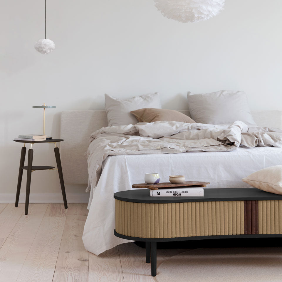 Audacious TV Bank in Sugar Brown präsentiert im Onlineshop von KAQTU Design AG. TV-Möbel ist von Umage