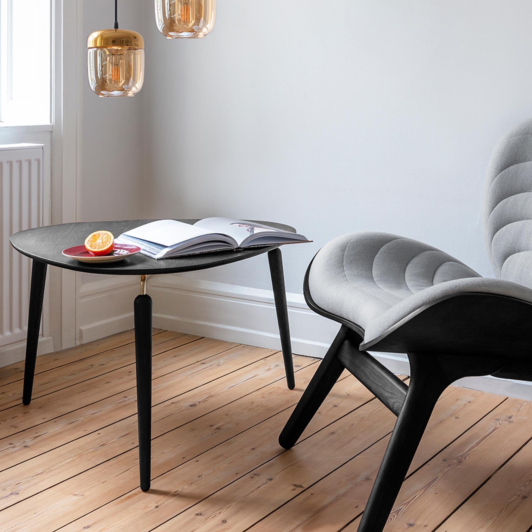 Hang Out Beistelltisch in Messing präsentiert im Onlineshop von KAQTU Design AG. Couchtisch ist von Umage