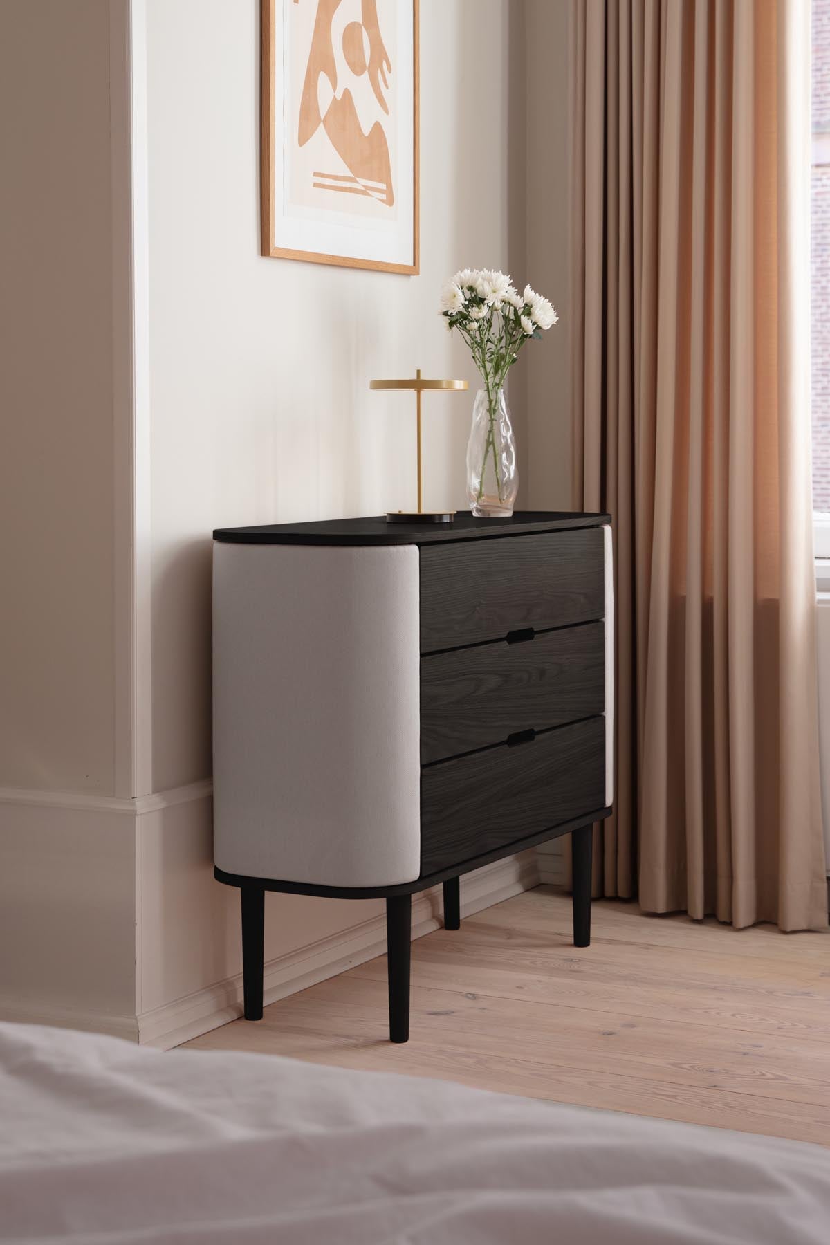 Treasures Dresser in Sterling präsentiert im Onlineshop von KAQTU Design AG. Kommode ist von Umage