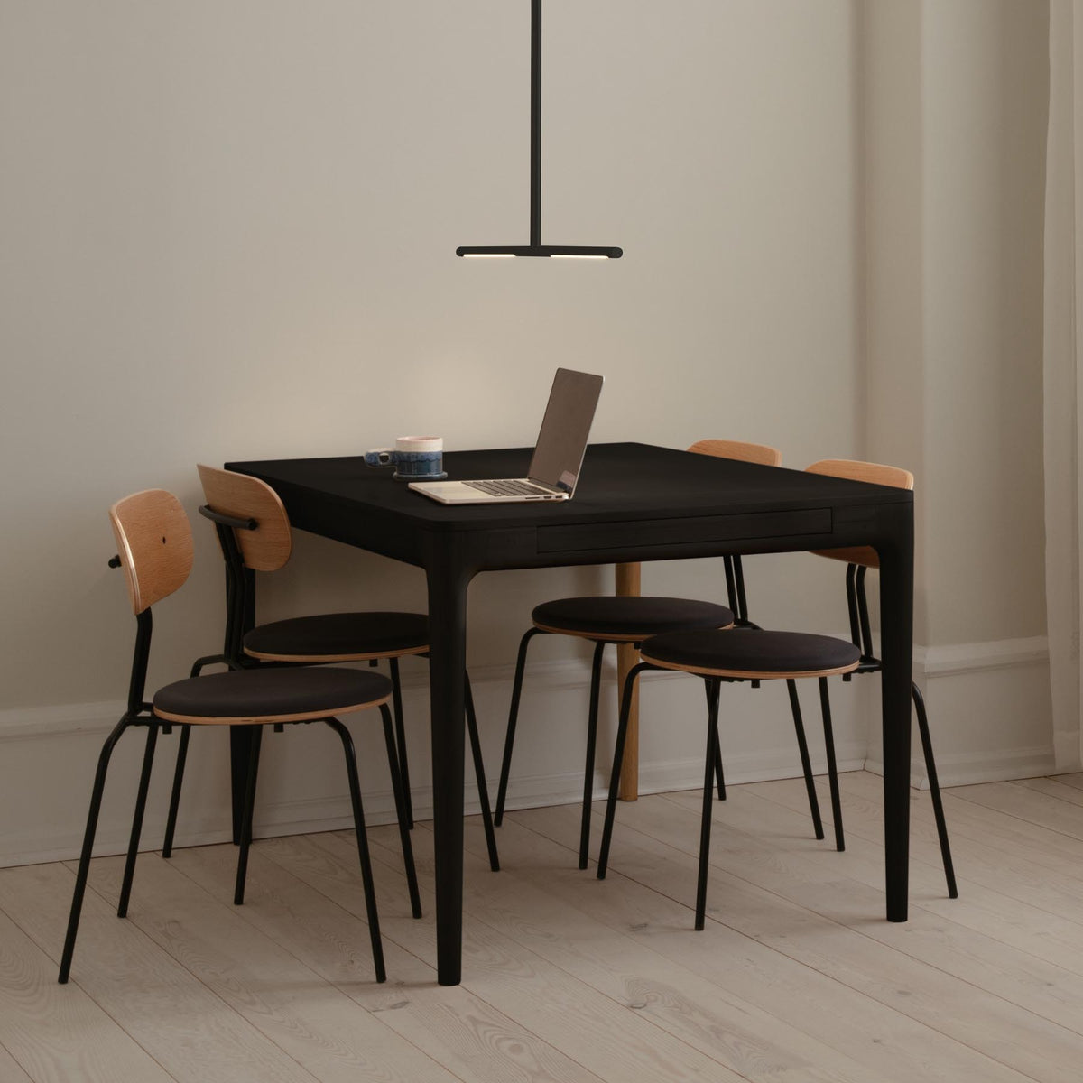 Heart'n'Soul Esstisch in Black Oak präsentiert im Onlineshop von KAQTU Design AG. Esstisch ist von Umage