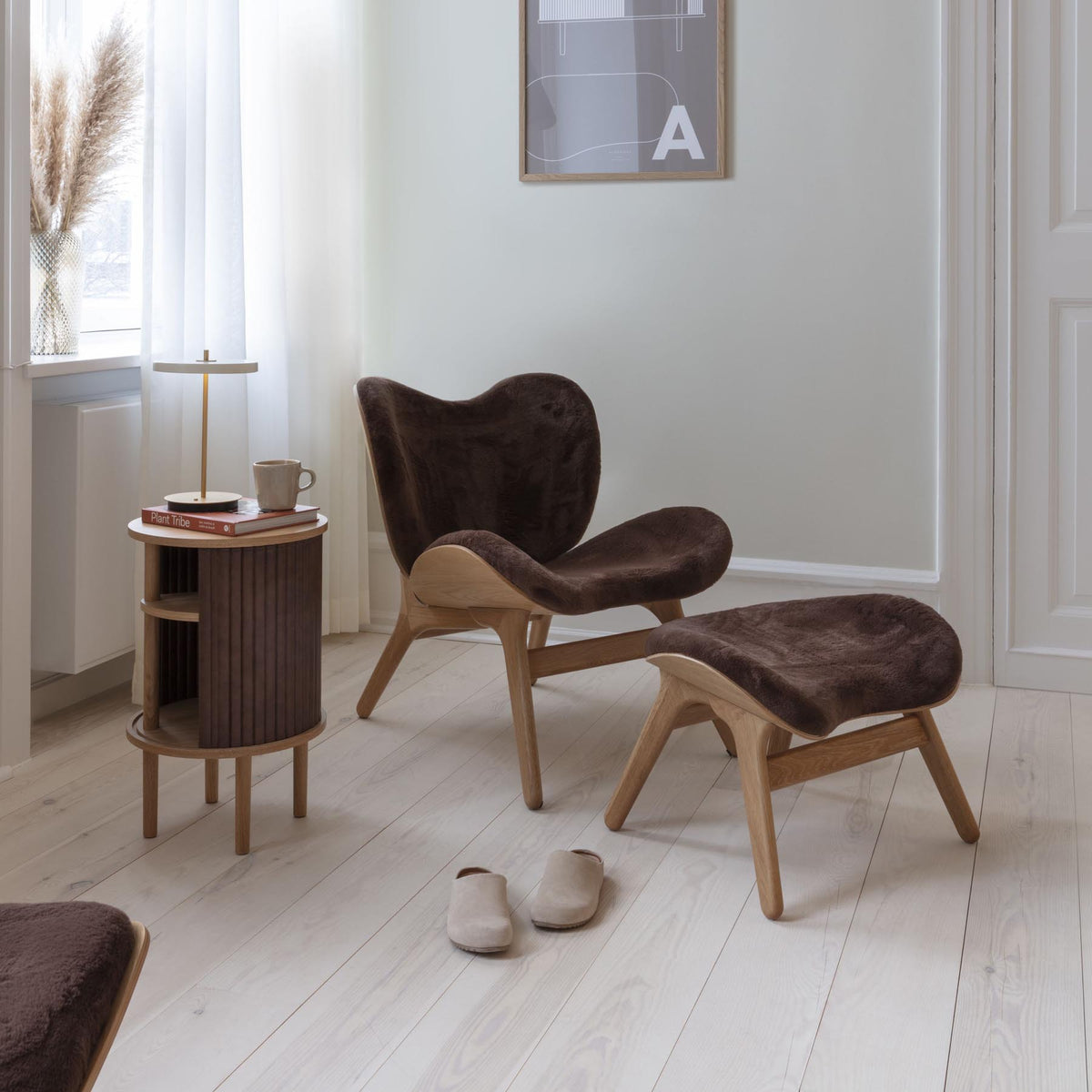 A Conversation Piece Low Sessel in Teddy Brown präsentiert im Onlineshop von KAQTU Design AG. Sessel ist von Umage
