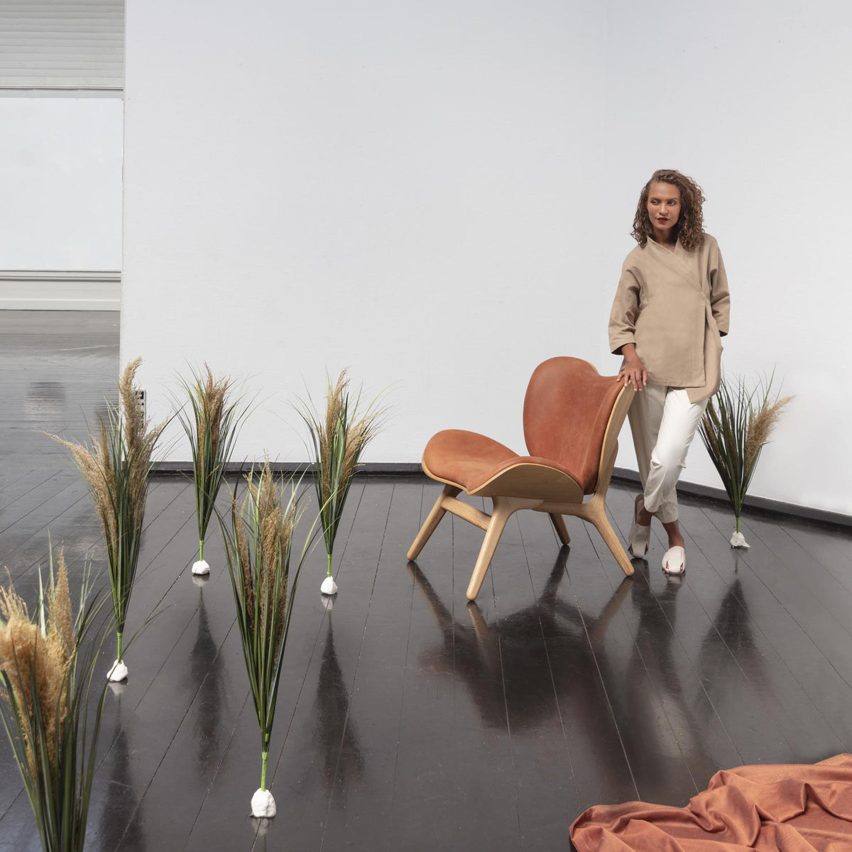 A Conversation Piece Low Sessel in Dunes Rust präsentiert im Onlineshop von KAQTU Design AG. Sessel ist von Umage
