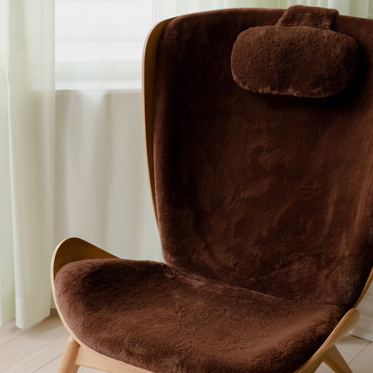The Reader Sessel in Teddy Brown präsentiert im Onlineshop von KAQTU Design AG. Sessel ist von Umage