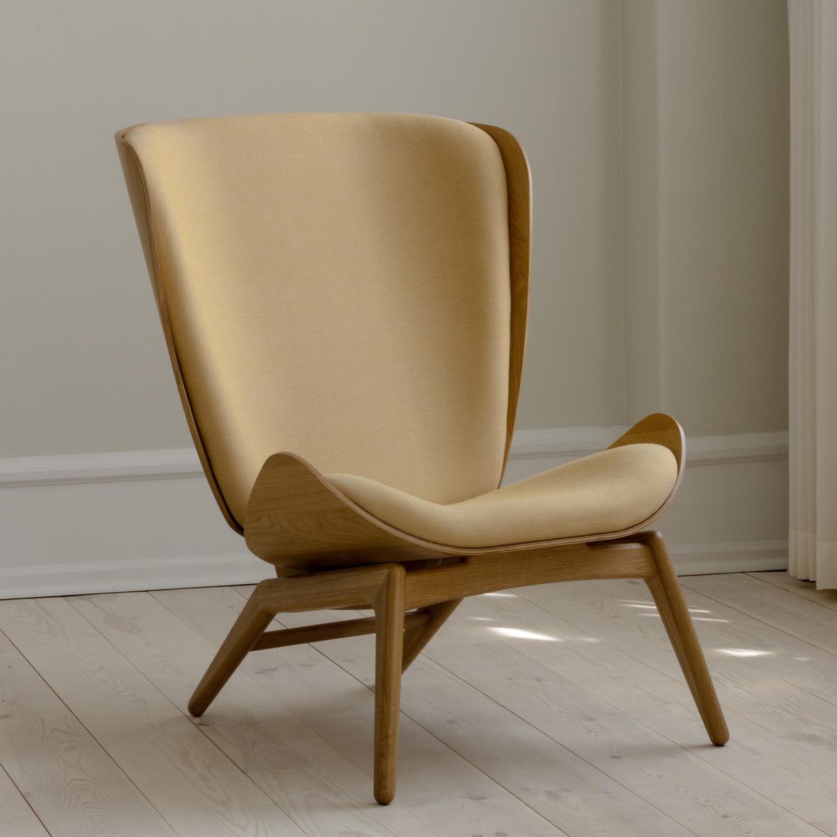 The Reader Sessel in Summer Shine präsentiert im Onlineshop von KAQTU Design AG. Sessel ist von Umage