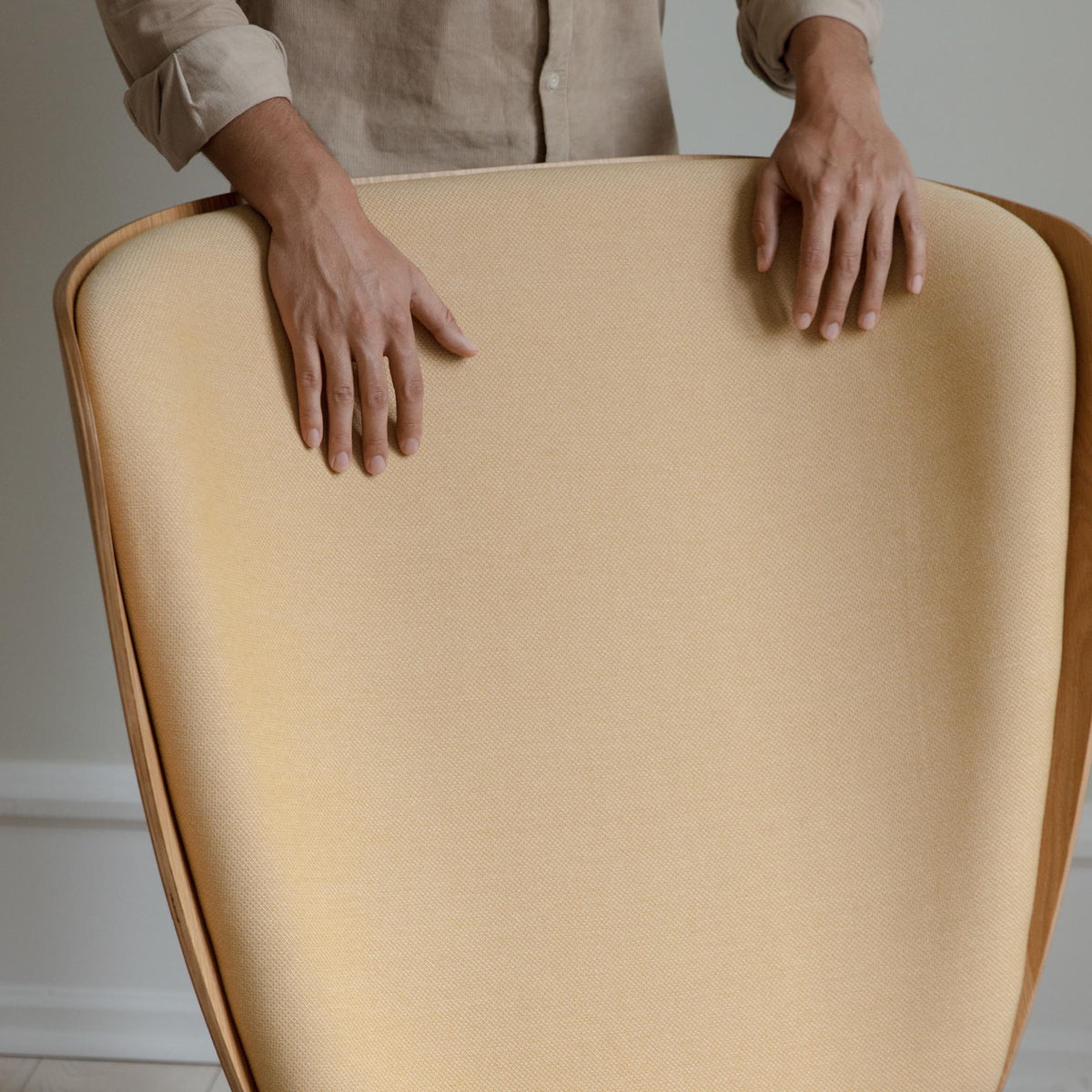 The Reader Sessel in Summer Shine präsentiert im Onlineshop von KAQTU Design AG. Sessel ist von Umage