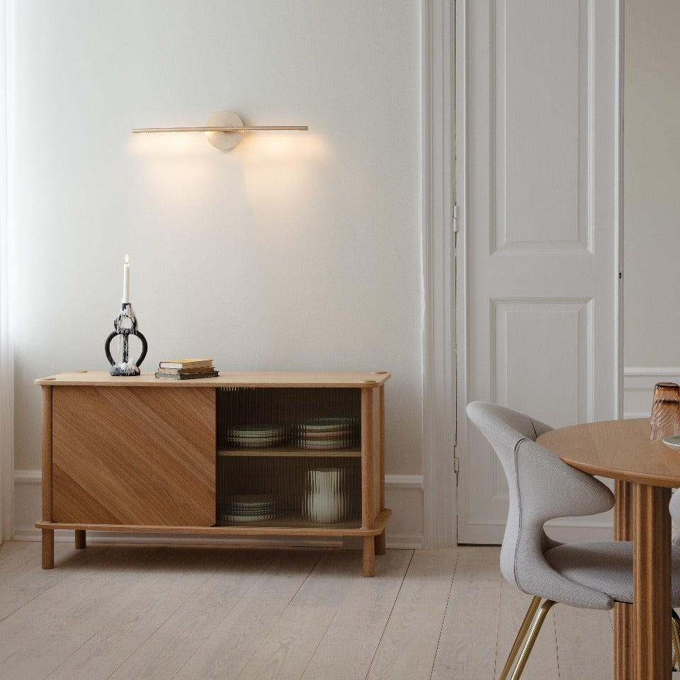 Italic Sideboard in Wood/Glass präsentiert im Onlineshop von KAQTU Design AG. Sideboard ist von Umage