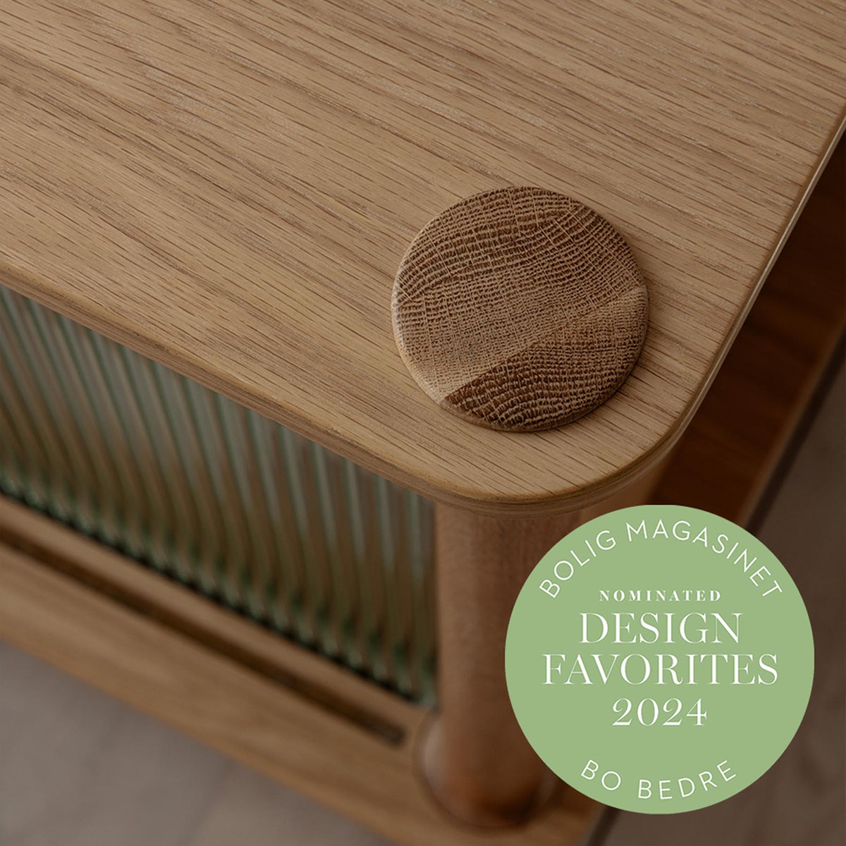 Italic Sideboard in Wood/Glass präsentiert im Onlineshop von KAQTU Design AG. Sideboard ist von Umage