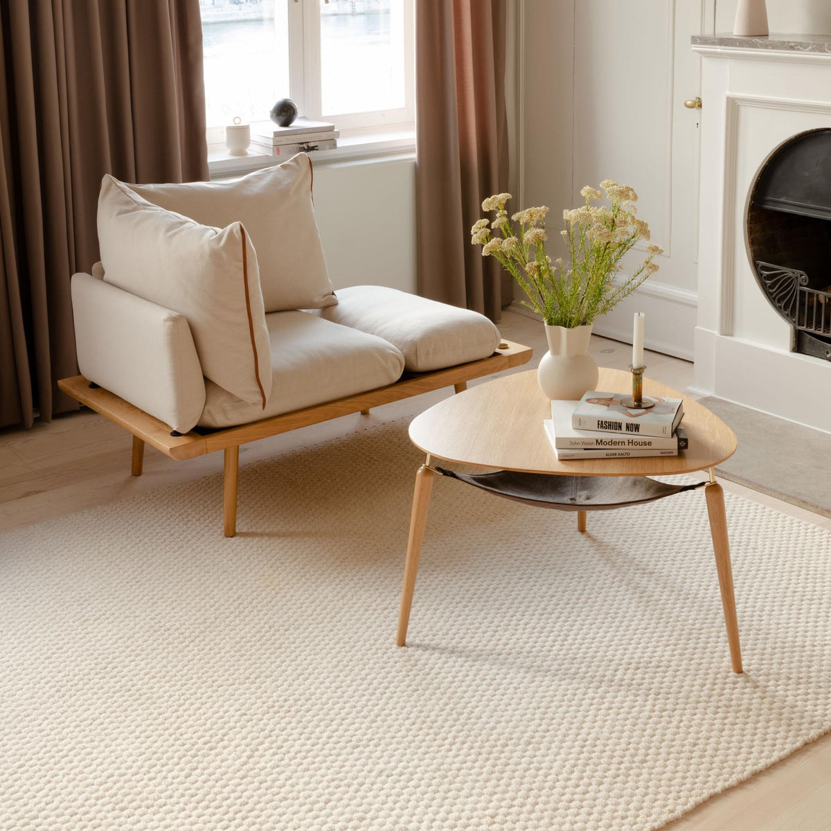 Lounge Around 1.5-Sitzer Sofa in White Sands präsentiert im Onlineshop von KAQTU Design AG. 2er Sofa ist von Umage