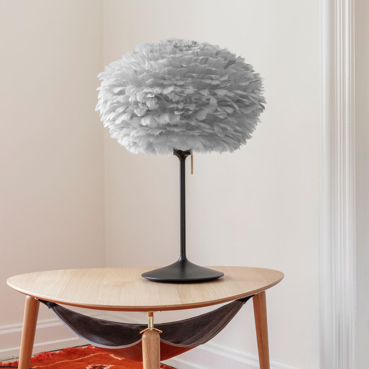 Hang Out Beistelltisch in Messing präsentiert im Onlineshop von KAQTU Design AG. Couchtisch ist von Umage