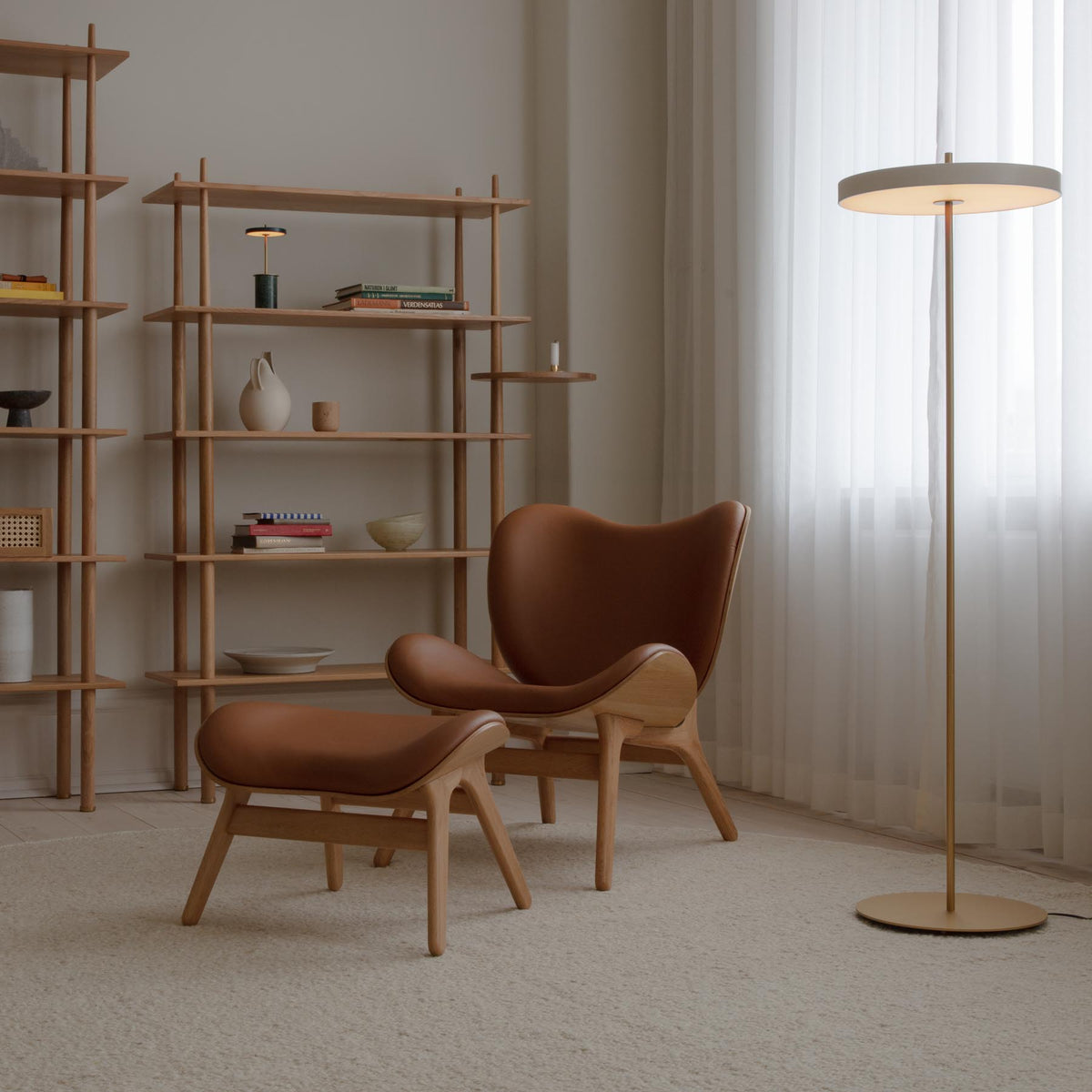 A Conversation Piece Ottoman in Cognac präsentiert im Onlineshop von KAQTU Design AG. Ottoman ist von Umage