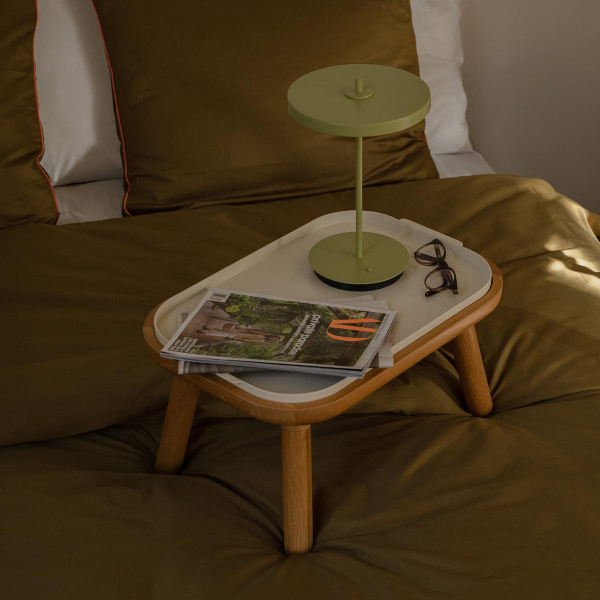 Paff low Beistelltisch in Pearl White präsentiert im Onlineshop von KAQTU Design AG. Beistelltisch ist von Umage