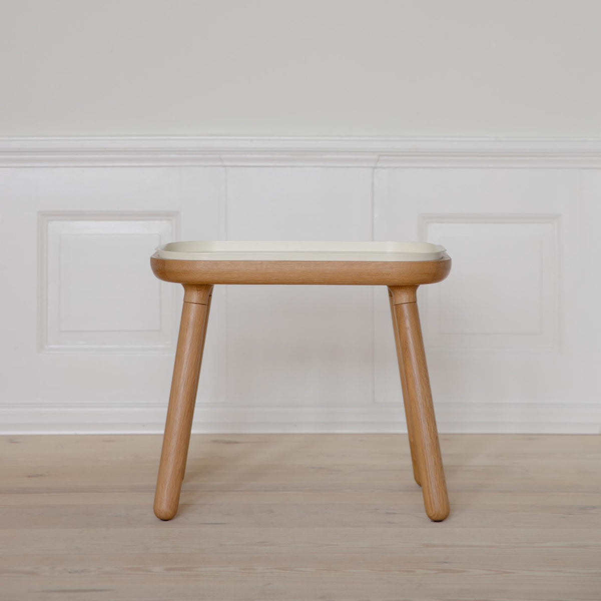 Paff low Beistelltisch in Pearl White präsentiert im Onlineshop von KAQTU Design AG. Beistelltisch ist von Umage