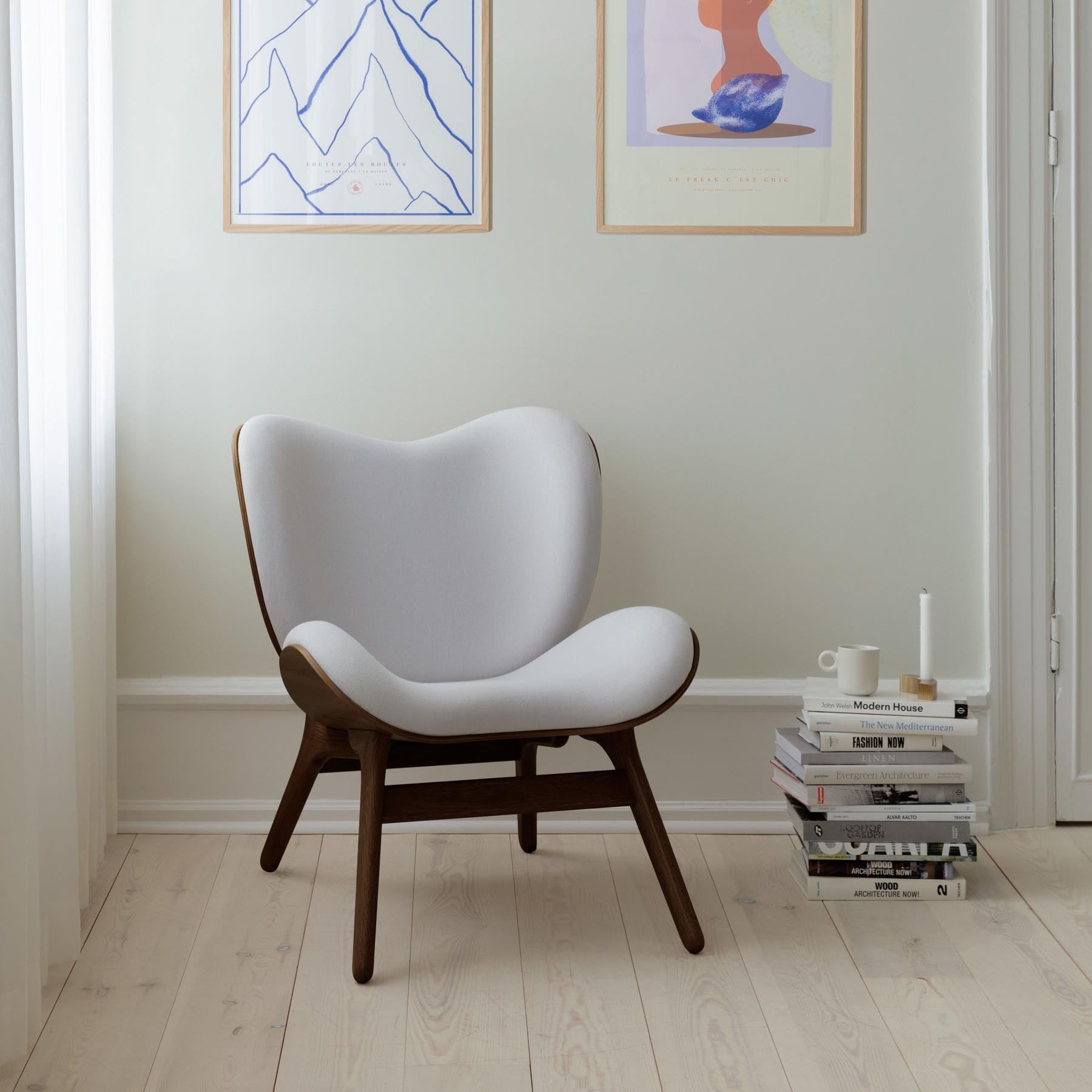 Moderner A Conversation Piece Low Sessel von Umage in edlem Sterling, perfekt für entspannte Momente und stilvolle Wohnräume.