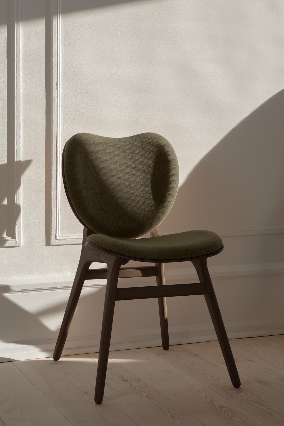 A Conversation Piece Esszimmerstuhl in Morning Meadows präsentiert im Onlineshop von KAQTU Design AG. Stuhl ist von Umage