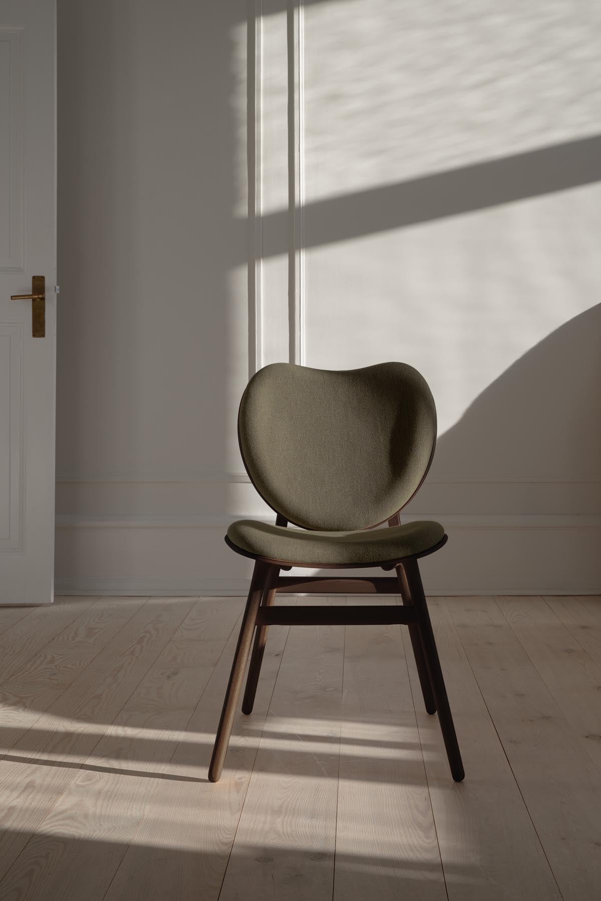 A Conversation Piece Esszimmerstuhl in Morning Meadows präsentiert im Onlineshop von KAQTU Design AG. Stuhl ist von Umage