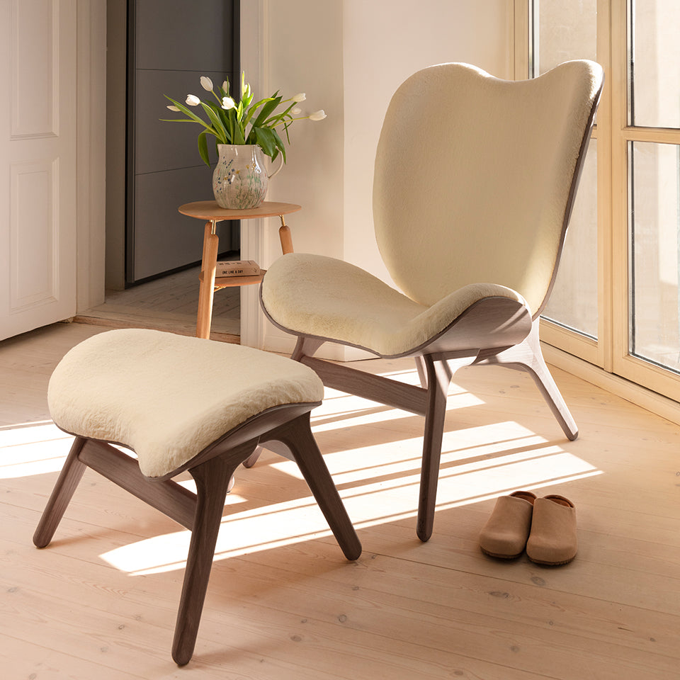 Moderner A Conversation Piece Tall Sessel in Teddy White, perfekt für gemütliche Ecken und stilvolle Akzente in jedem Raum.