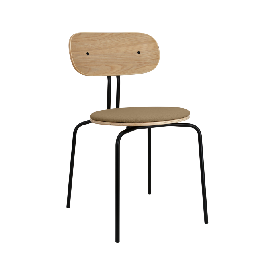 Eleganter gepolsterter Curious Stuhl von Umage, ideal für stilvolle Wohnräume und komfortable Essbereiche.
