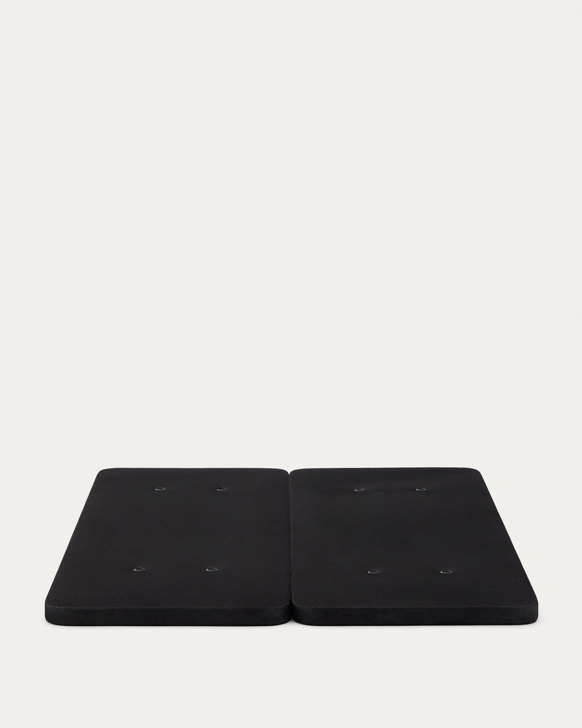 Stilvolles 160x200 cm Bettgestell von Kave Home: Stabil, komfortabel, individuell anpassbar, ideal für moderne Schlafzimmer.