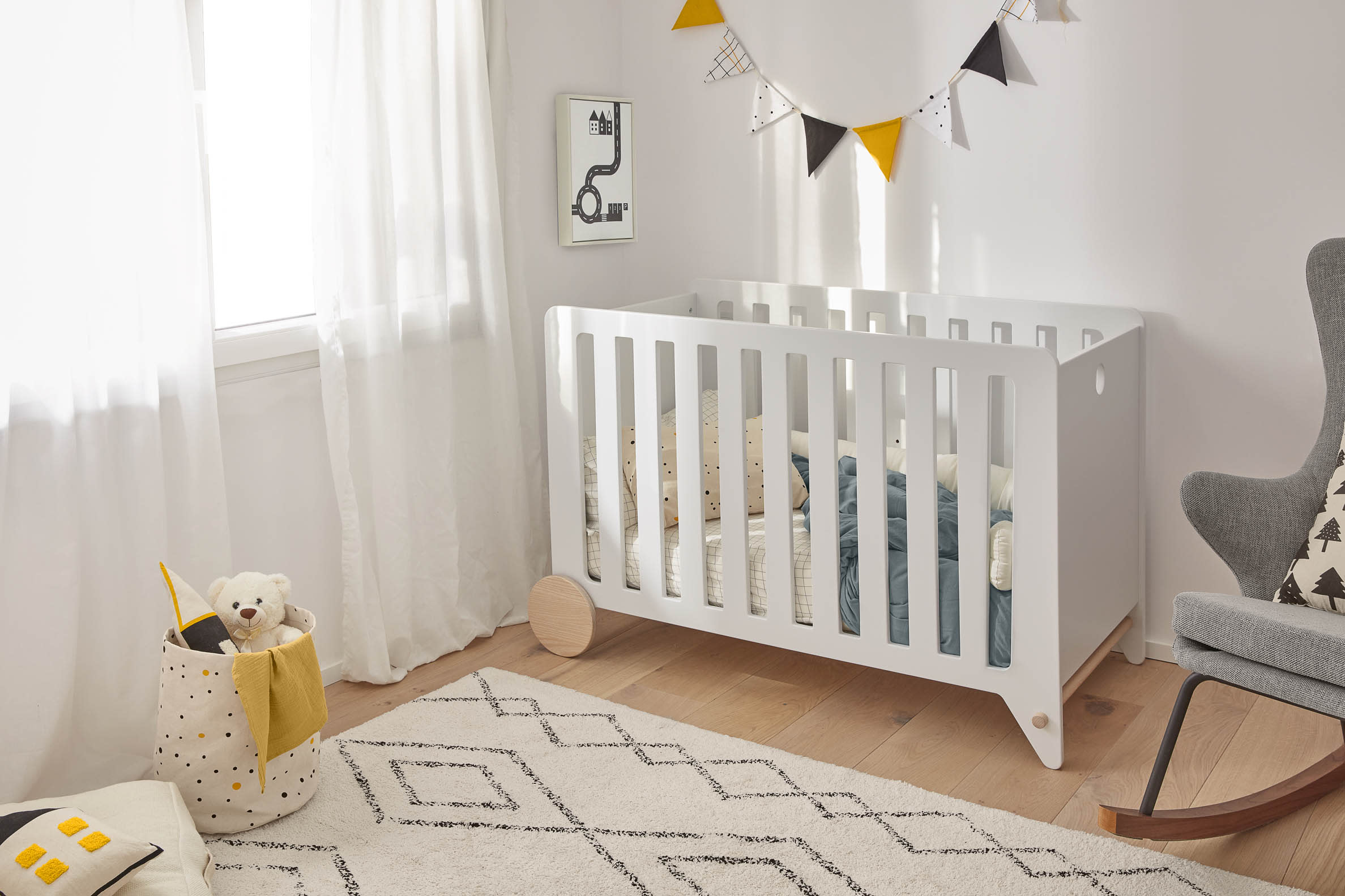 Die Valery Matratze (60 x 120 cm) von Kave Home vereint Komfort und Unterstützung mit atmungsaktivem, hypoallergenem Bezug für gesunden Schlaf.