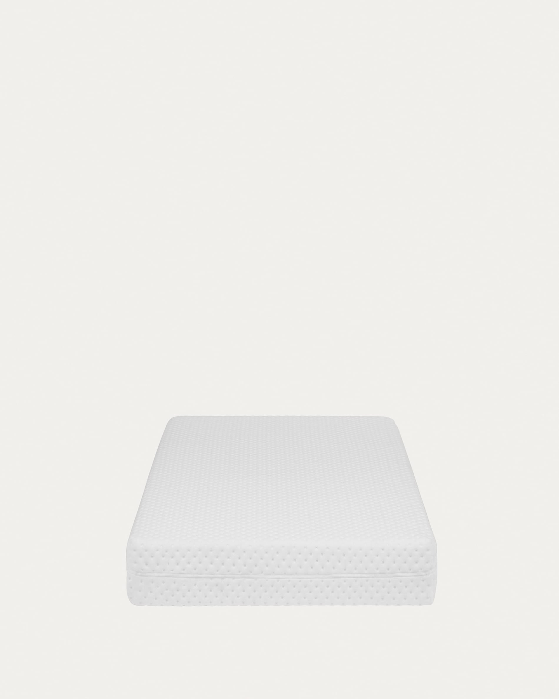 Entdecke die Valery Adaptive Foam Matratze 90x190 cm von Kave Home – ideal für Kinderbetten, mit hochwertigem Schaum, hygienisch und sicher.