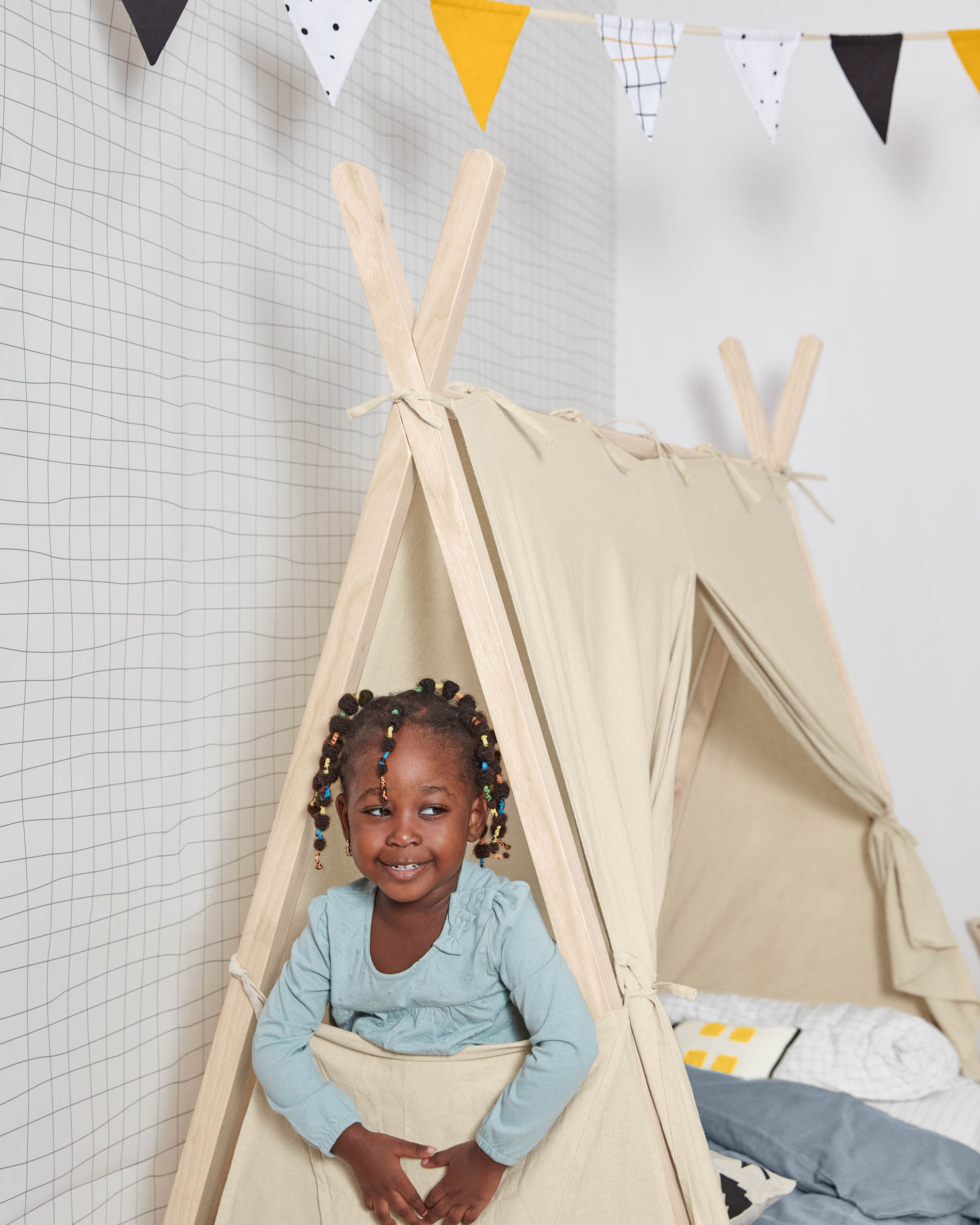 Die Valery Adaptive Foam Matratze 90 x 190 cm von Kave Home sorgt für optimalen Schlafkomfort und passt perfekt in jedes Kinderbett. Pflegeleicht und sicher!