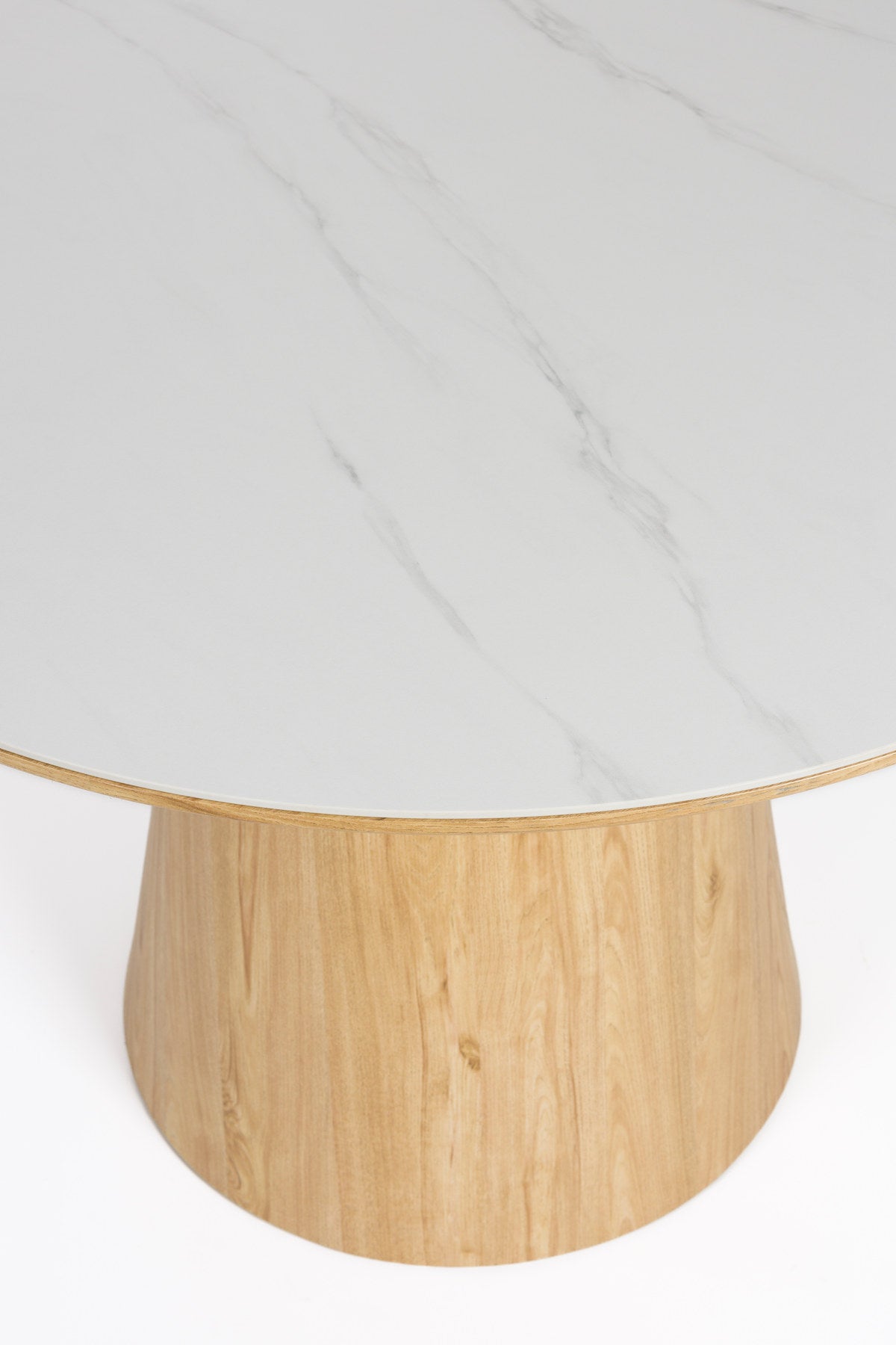 Almira Esstisch Round in Natur präsentiert im Onlineshop von KAQTU Design AG. Esstisch ist von White Label Living