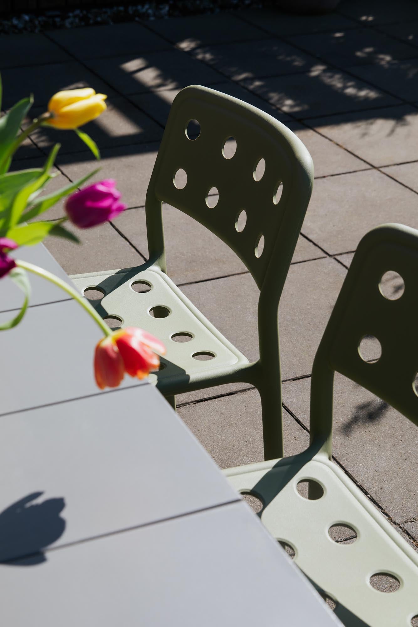 Entdecken Sie den Serra Green Gartenstuhl von White Label Living – stilvoll, robust und ideal für Garten und Innenräume. Bringen Sie Farbe in Ihr Leben!