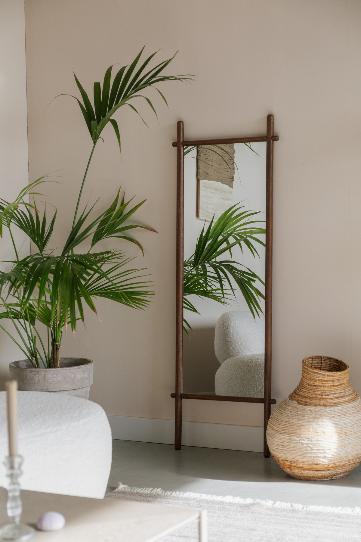 Spiegel Solene in Braun präsentiert im Onlineshop von KAQTU Design AG. Standspiegel ist von White Label Living